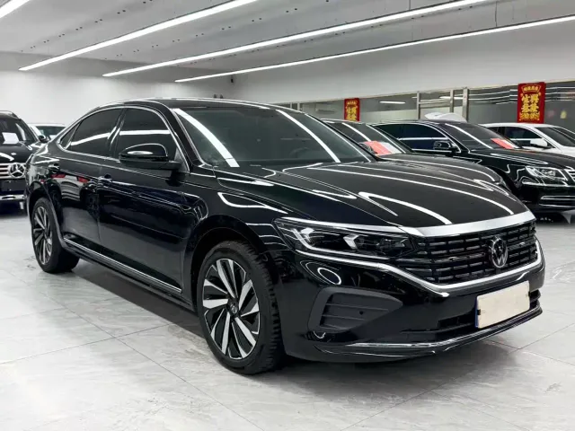 Volkswagen Passat — Фото автомобиля 3