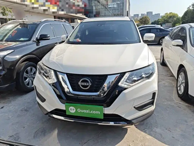 Nissan X-Trail — Фото автомобиля 2