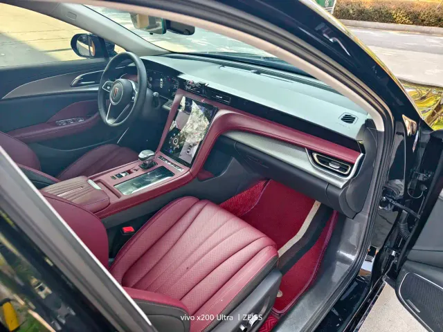 Hongqi H5 — Фото автомобиля 9