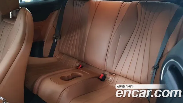 Mercedes-Benz E-Class — Фото автомобиля 10