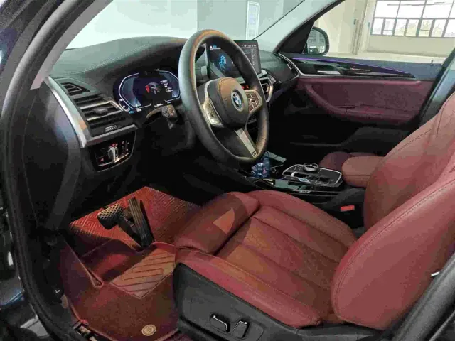 BMW iX3 — Фото автомобиля 7
