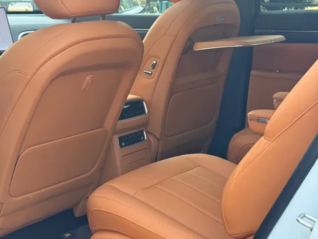 Dongfeng eπ 008 — Фото автомобиля 11