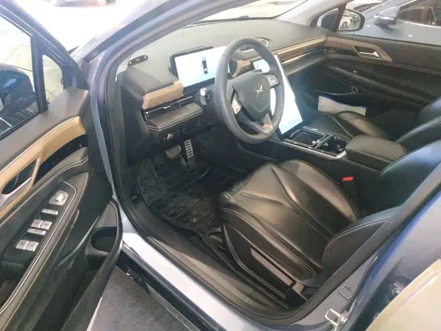 Xpeng P5 — Фото автомобиля 15