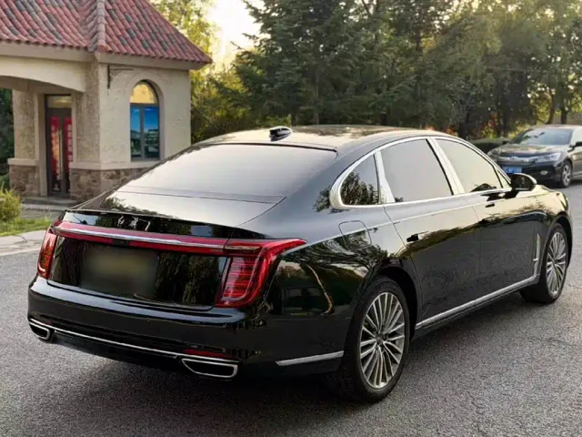 Hongqi H9 — Фото автомобиля 11