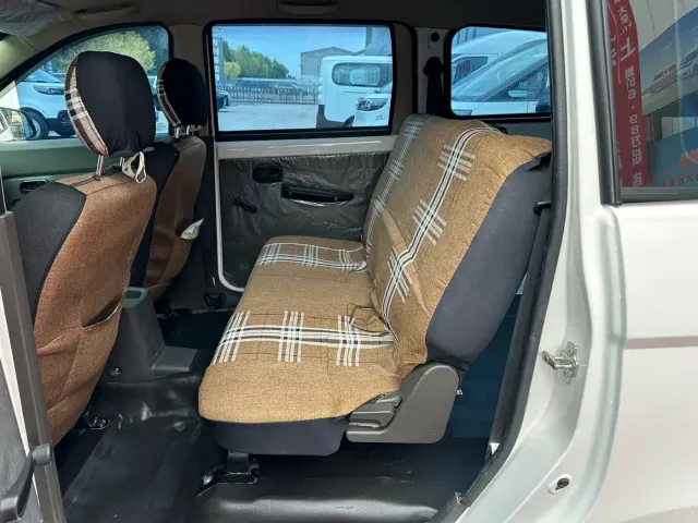 Wuling Hongguang — Фото автомобиля 13