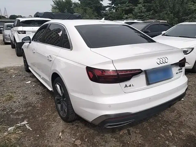 Audi A4L — Фото автомобиля 4