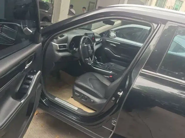 Toyota Highlander — Фото автомобиля 4