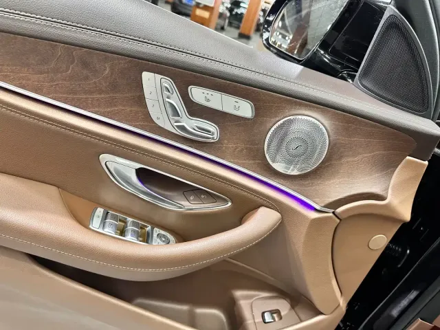 Mercedes-Benz E-Class — Фото автомобиля 10