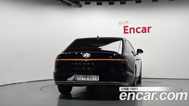 Hyundai Grandeur GN7 — Фото автомобиля 4