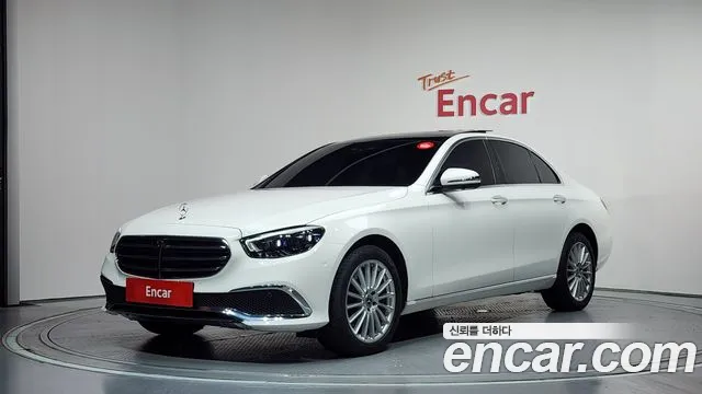 Mercedes-Benz E-Class — Фото автомобиля 8