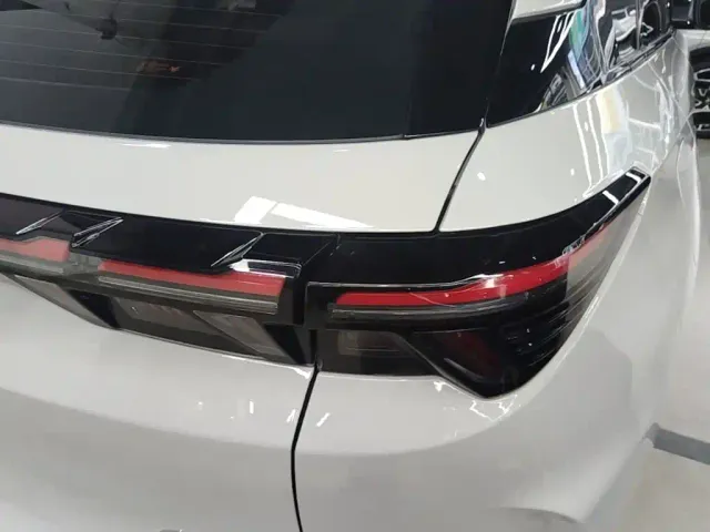 Arcfox Alpha T5 — Фото автомобиля 7