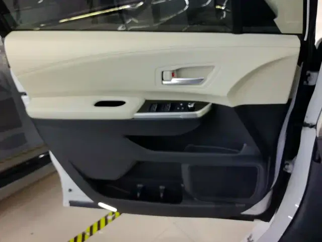 Toyota Sienna — Фото автомобиля 7