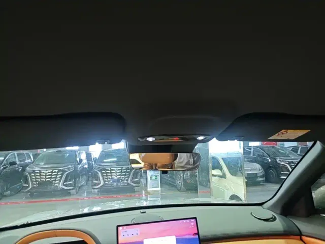 Geely Galaxy Starship 7 EM-i — Фото автомобиля 17