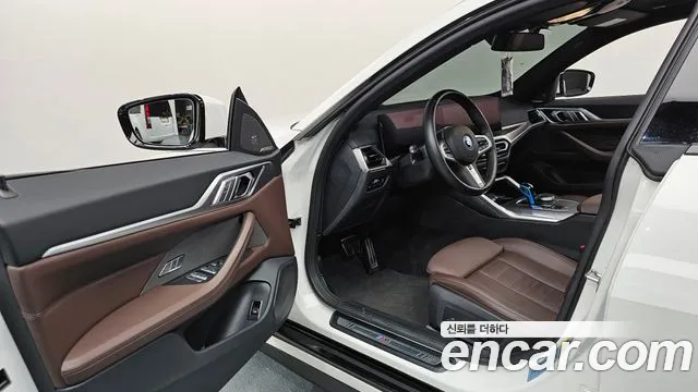 BMW i4 — Фото автомобиля 9