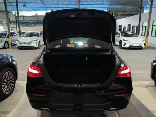 Mercedes-Benz E-Class — Фото автомобиля 18