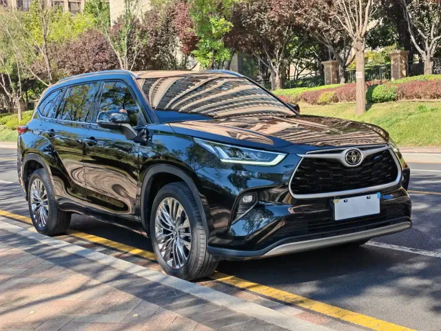 Toyota Highlander — Фото автомобиля 3