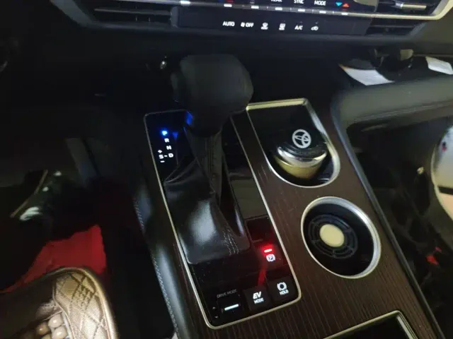 Toyota Granvia — Фото автомобиля 6