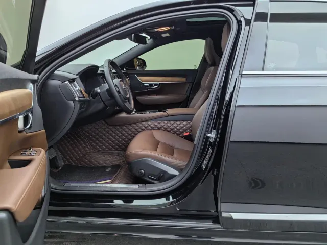Volvo S90 — Фото автомобиля 16