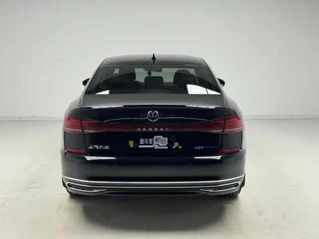 Volkswagen Passat — Фото автомобиля 5