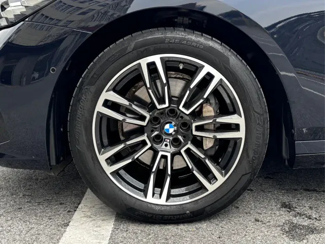 BMW 5 Series — Фото автомобиля 7
