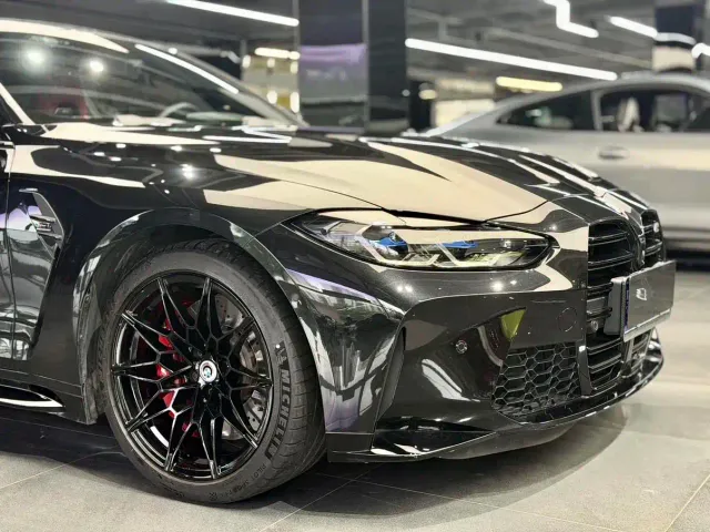 BMW M4 — Фото автомобиля 3