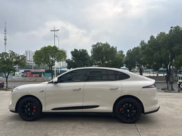 IM Motors LS6 — Фото автомобиля 10