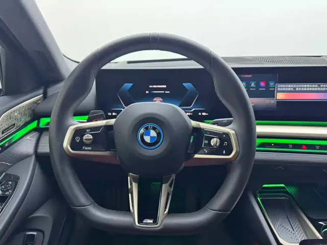 BMW i5 — Фото автомобиля 11