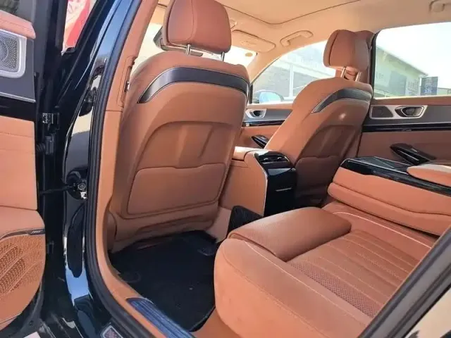 Hongqi H9 — Фото автомобиля 7