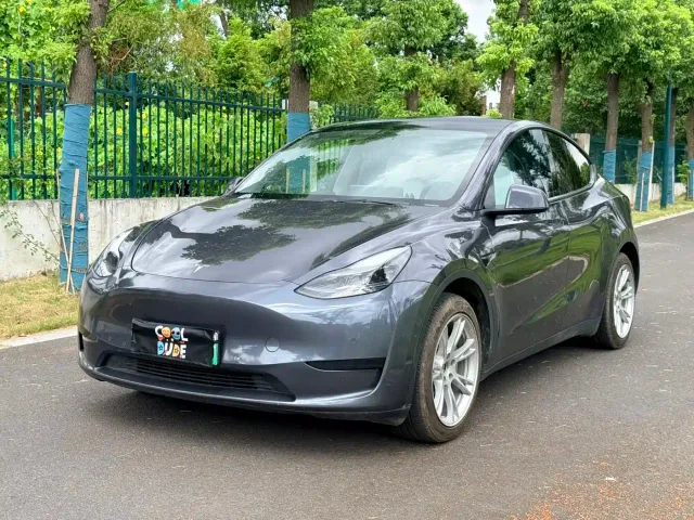 Фотография автомобиля — Tesla Model Y