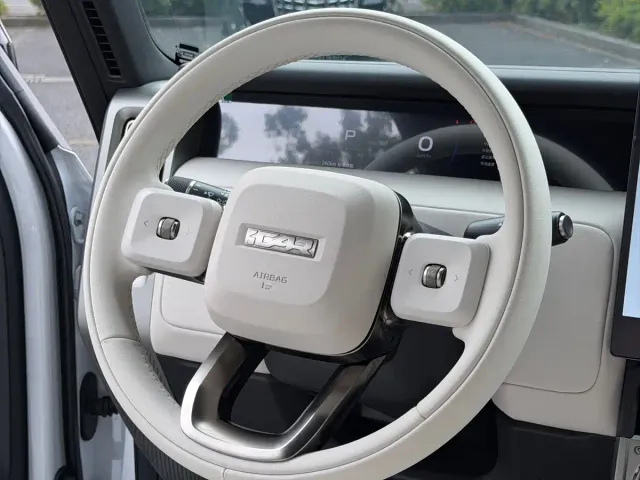 iCAR V23 — Фото автомобиля 15