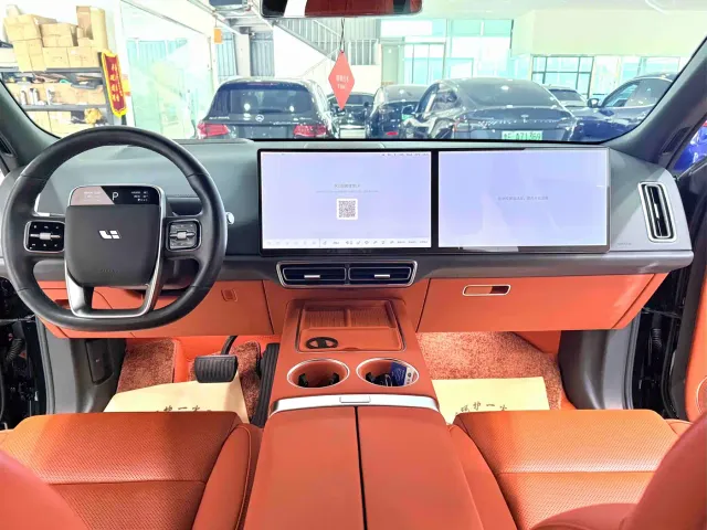 Li Auto L9 — Фото автомобиля 8