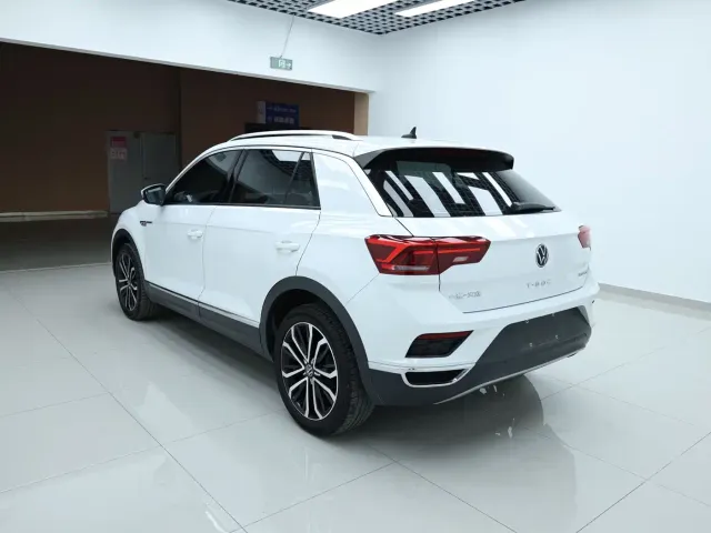Volkswagen T-Roc — Фото автомобиля 3