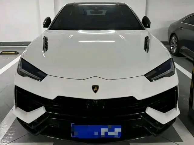 Lamborghini Urus — Фото автомобиля 2