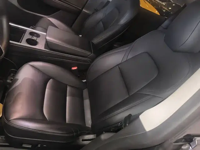 Tesla Model Y — Фото автомобиля 14