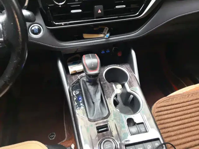 Toyota Highlander — Фото автомобиля 16