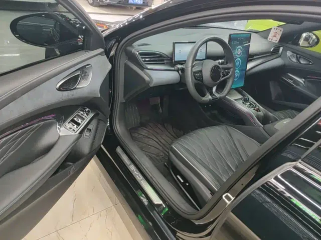 BYD Seal — Фото автомобиля 15