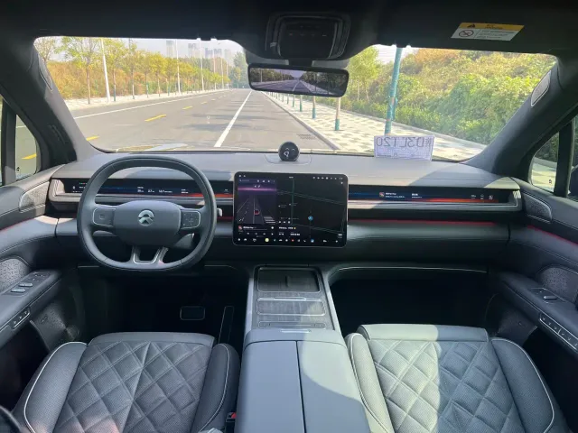 Nio ES8 — Фото автомобиля 5