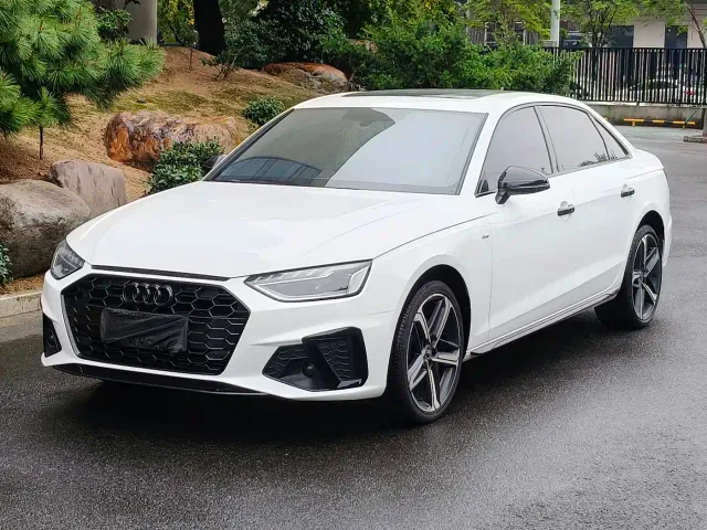 Фотография автомобиля — Audi A4L