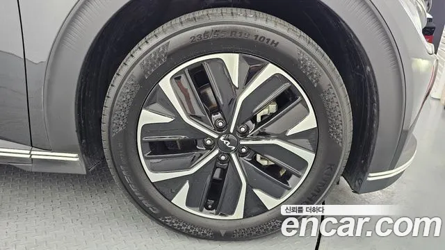 Kia EV6 Standard — Фото автомобиля 5