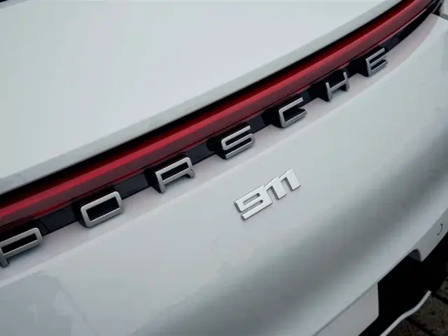 Porsche 911 — Фото автомобиля 17