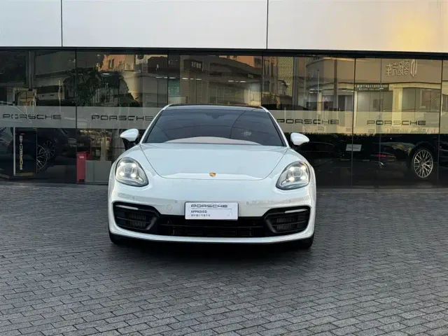 Porsche Panamera — Фото автомобиля 2