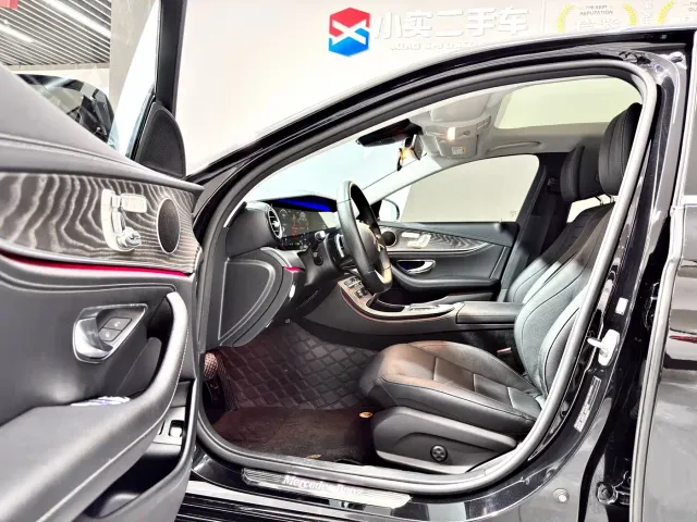 Mercedes-Benz E-Class — Фото автомобиля 4