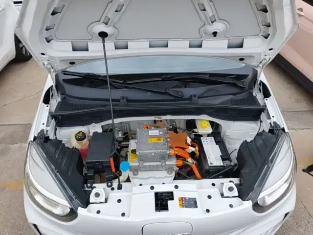Roewe Clever — Фото автомобиля 15
