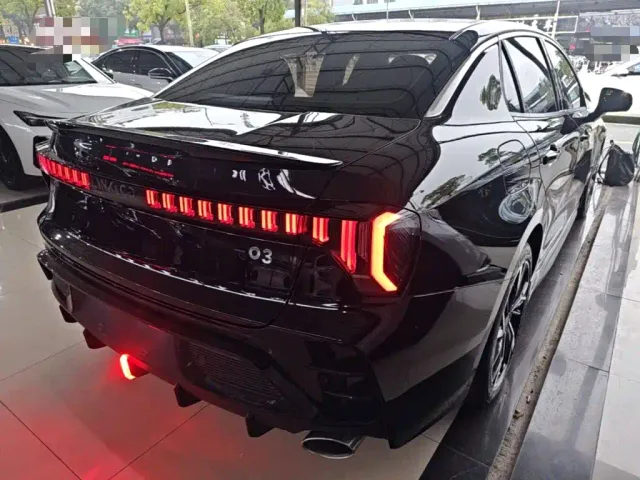 Lynk & Co 03 — Фото автомобиля 6