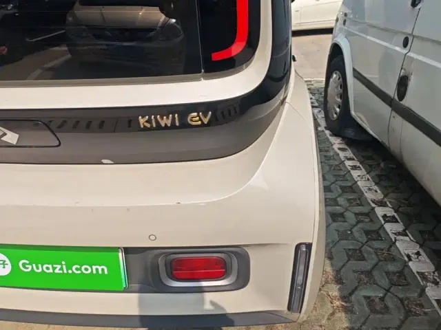 Baojun KiWi EV — Фото автомобиля 7