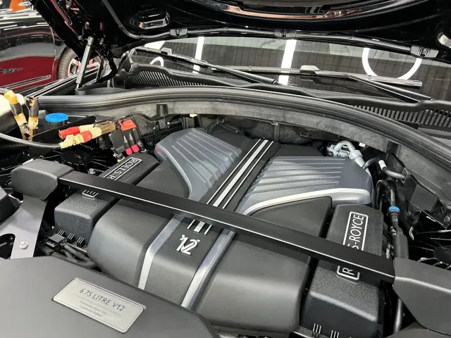 Rolls-Royce Cullinan — Фото автомобиля 8