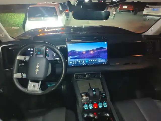 BYD FangChengBao Leopard 5 — Фото автомобиля 12
