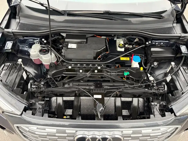 Audi Q4 e-tron — Фото автомобиля 12