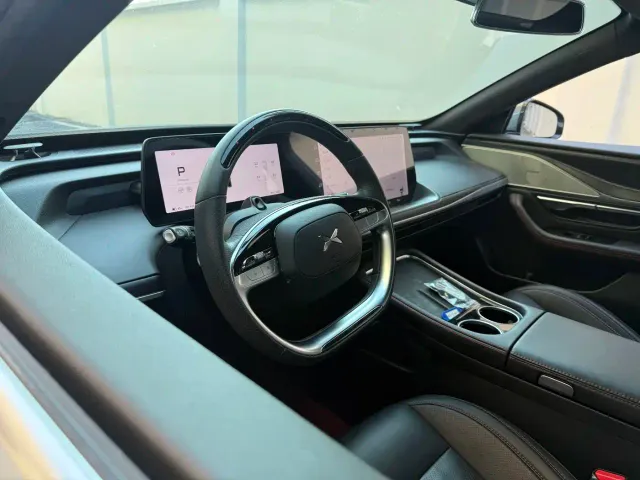 Xpeng P7 — Фото автомобиля 10