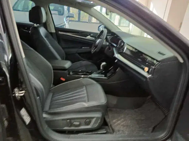Volkswagen Passat — Фото автомобиля 11